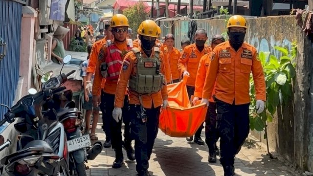 Jazad korban saat dibawa ke rumah duka. (Foto: Istimewa)
