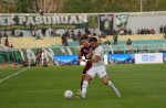 Drama Penalti Ulang dan Kartu Merah Warnai Kemenangan PSM atas Persebaya