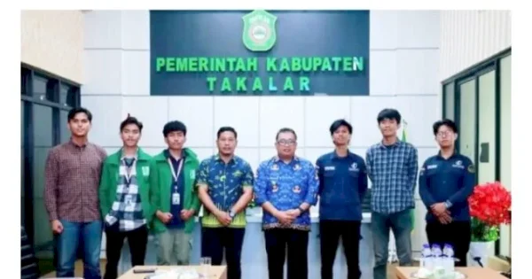 Bupati Takalar Apresiasi Inovasi Digital SIDATABERU dan Law Consult di Desa Kampung Beru
