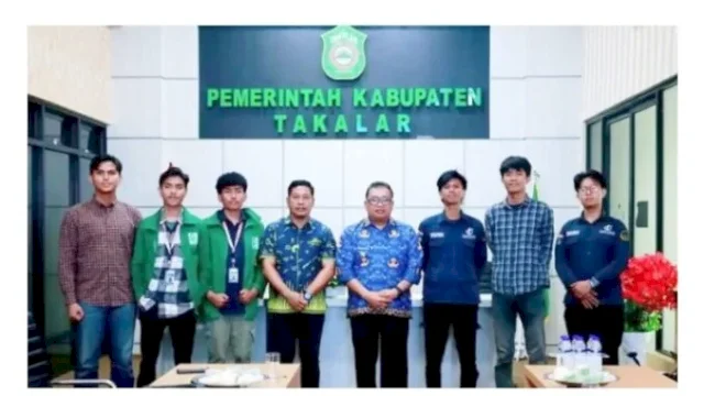 Bupati Takalar Apresiasi Inovasi Digital SIDATABERU dan Law Consult di Desa Kampung Beru