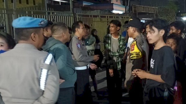 Personel Polsek Rappocini, mendatangi Jalan Karunrung Raya, Kelurahan Karunrung, Kecamatan Rappocini, pada Sabtu (24/10/2026).