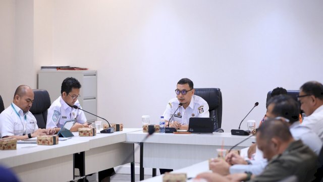 Respons Kualitas Udara Sangat Tidak Sehat, Sekda Makassar Instrukturkan Langkah Strategis ke SKPD